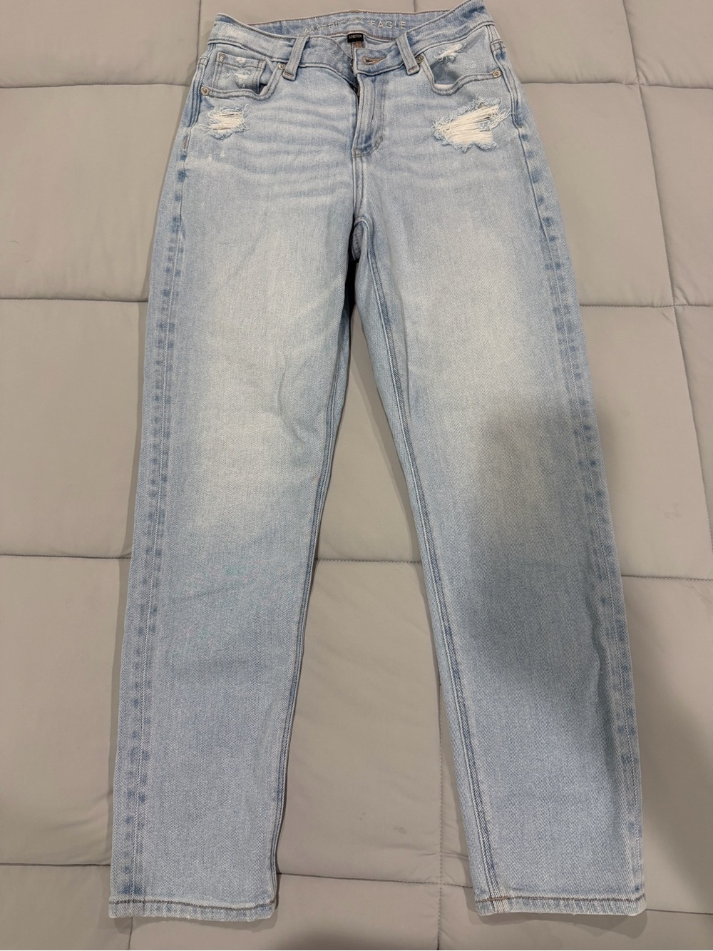 Light Wash Women’s American Eagle Jeans Size 0 SHORT